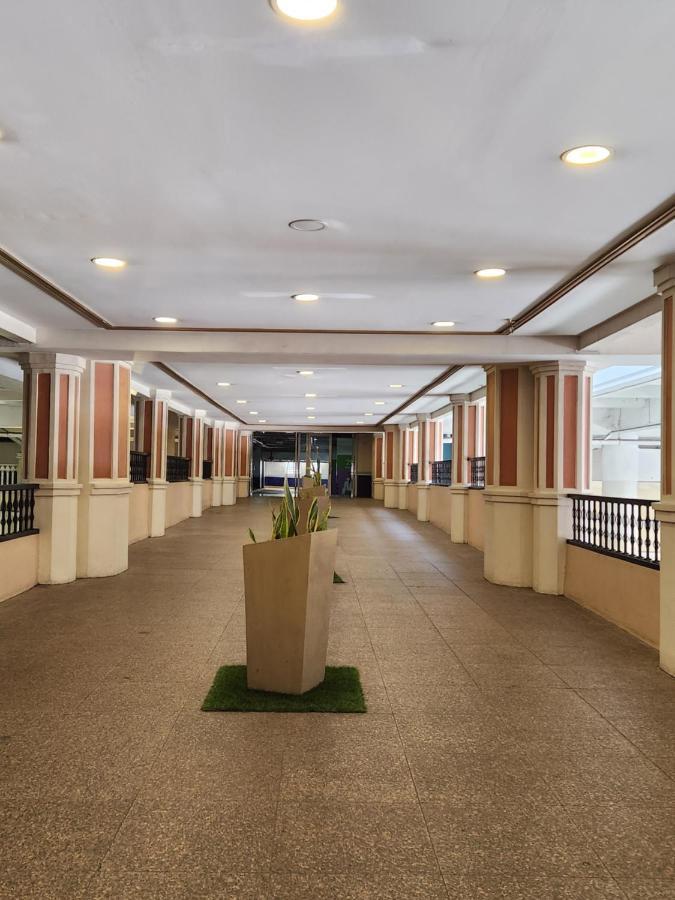 Spacious Cozy Suite At The Venice Mall With Free Parking And Washing Machine (Adults Only) Taguig Εξωτερικό φωτογραφία