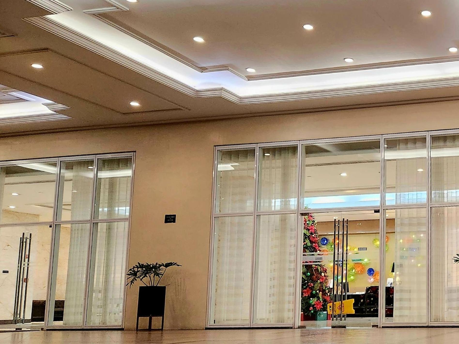 Spacious Cozy Suite At The Venice Mall With Free Parking And Washing Machine (Adults Only) Taguig Εξωτερικό φωτογραφία